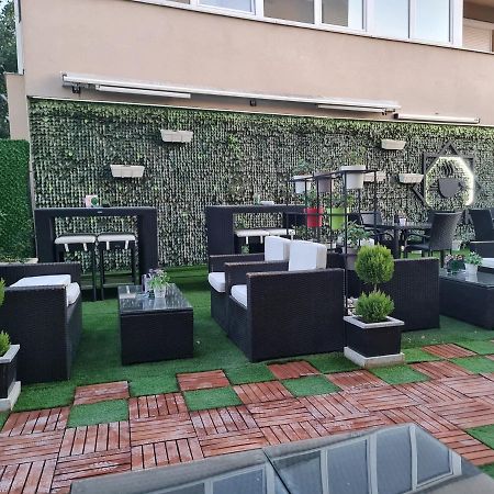 Hotel Tri "O" Topola Bagian luar foto