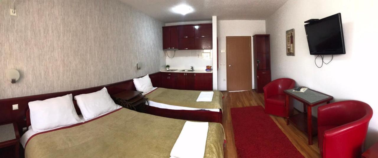 Hotel Tri "O" Topola Bagian luar foto