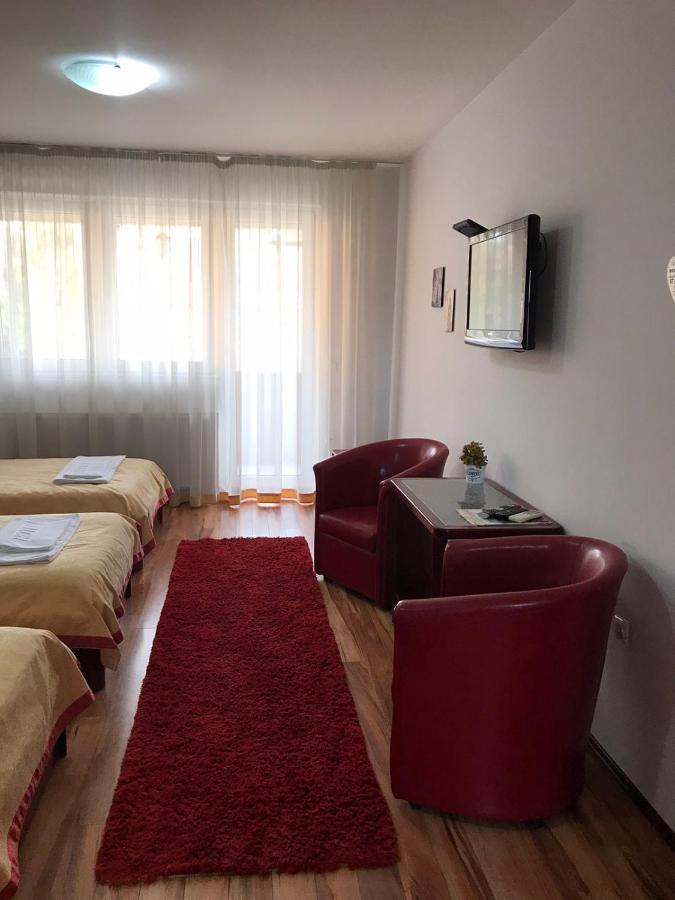 Hotel Tri "O" Topola Bagian luar foto