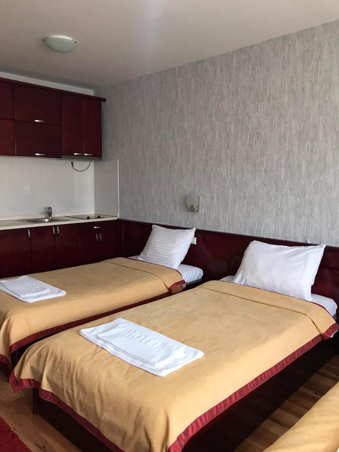 Hotel Tri "O" Topola Bagian luar foto