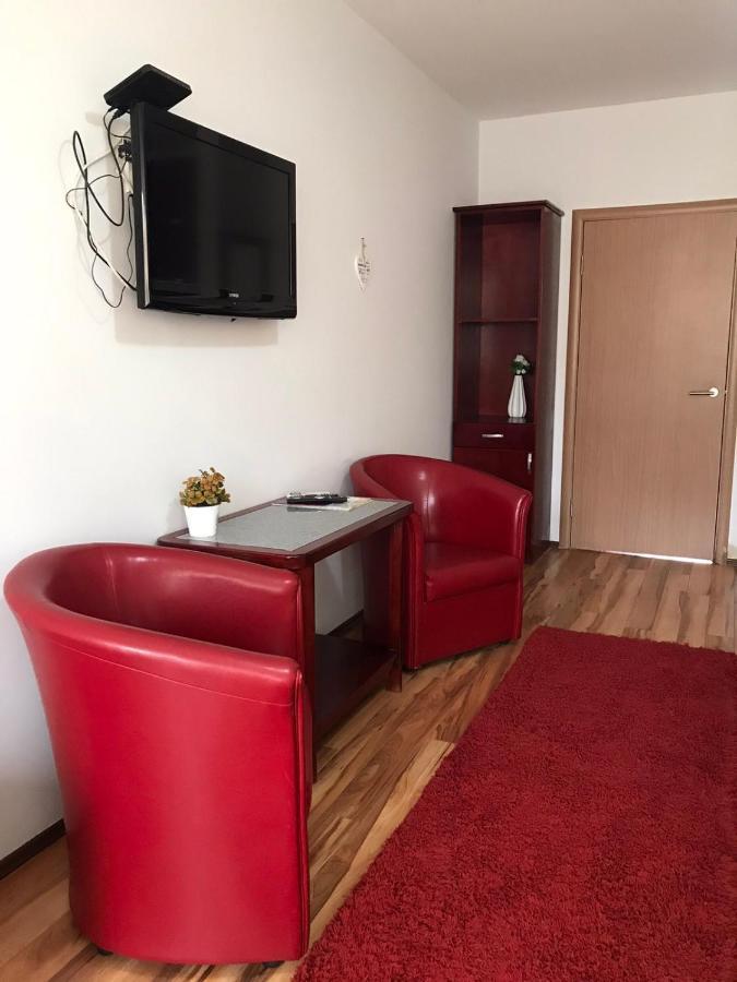 Hotel Tri "O" Topola Bagian luar foto