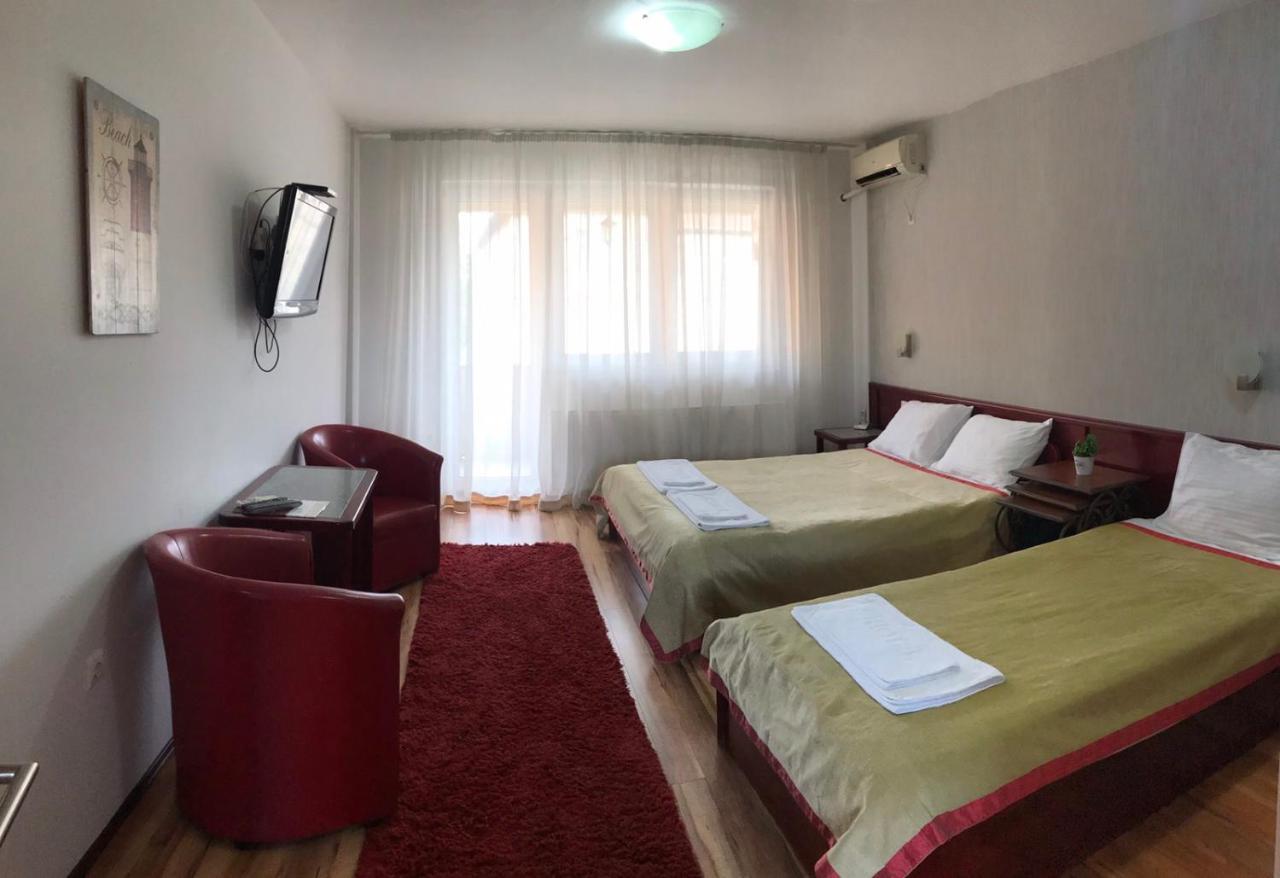 Hotel Tri "O" Topola Bagian luar foto