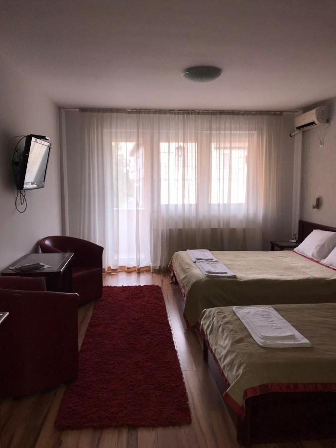 Hotel Tri "O" Topola Bagian luar foto
