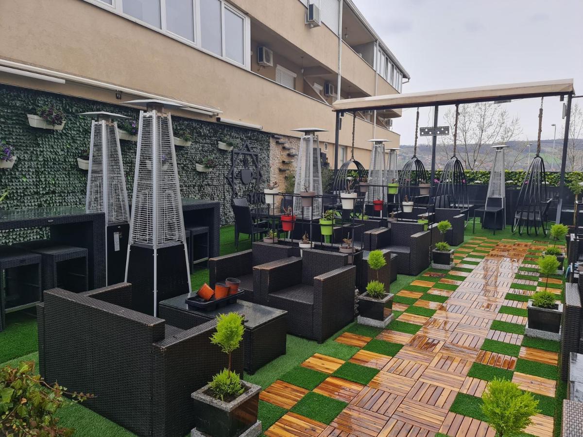 Hotel Tri "O" Topola Bagian luar foto