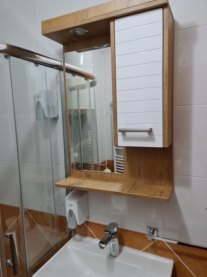 Hotel Tri "O" Topola Bagian luar foto