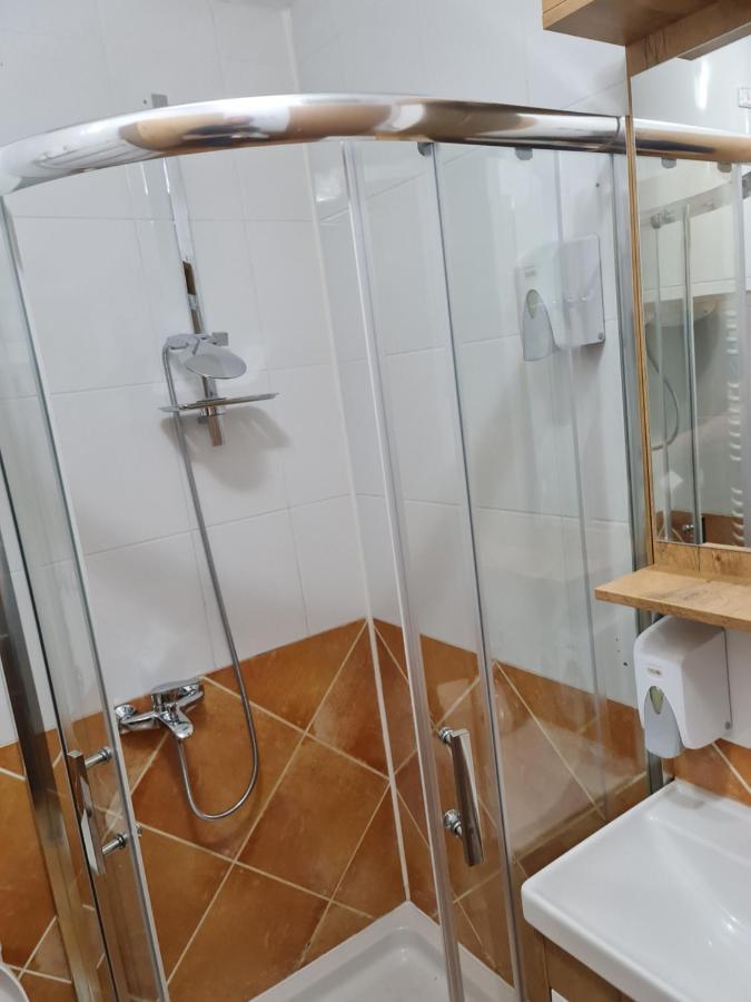 Hotel Tri "O" Topola Bagian luar foto
