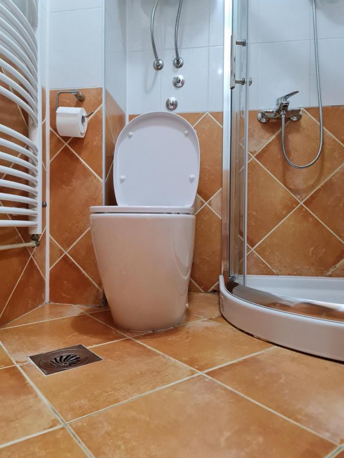 Hotel Tri "O" Topola Bagian luar foto