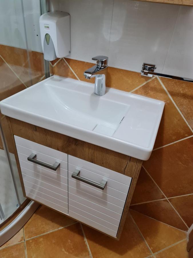 Hotel Tri "O" Topola Bagian luar foto