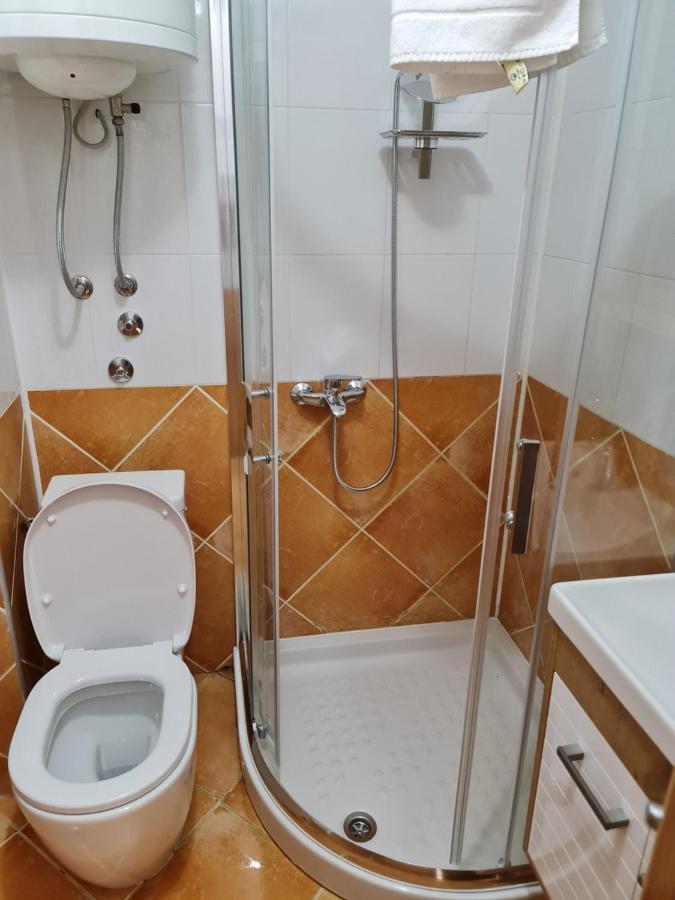 Hotel Tri "O" Topola Bagian luar foto